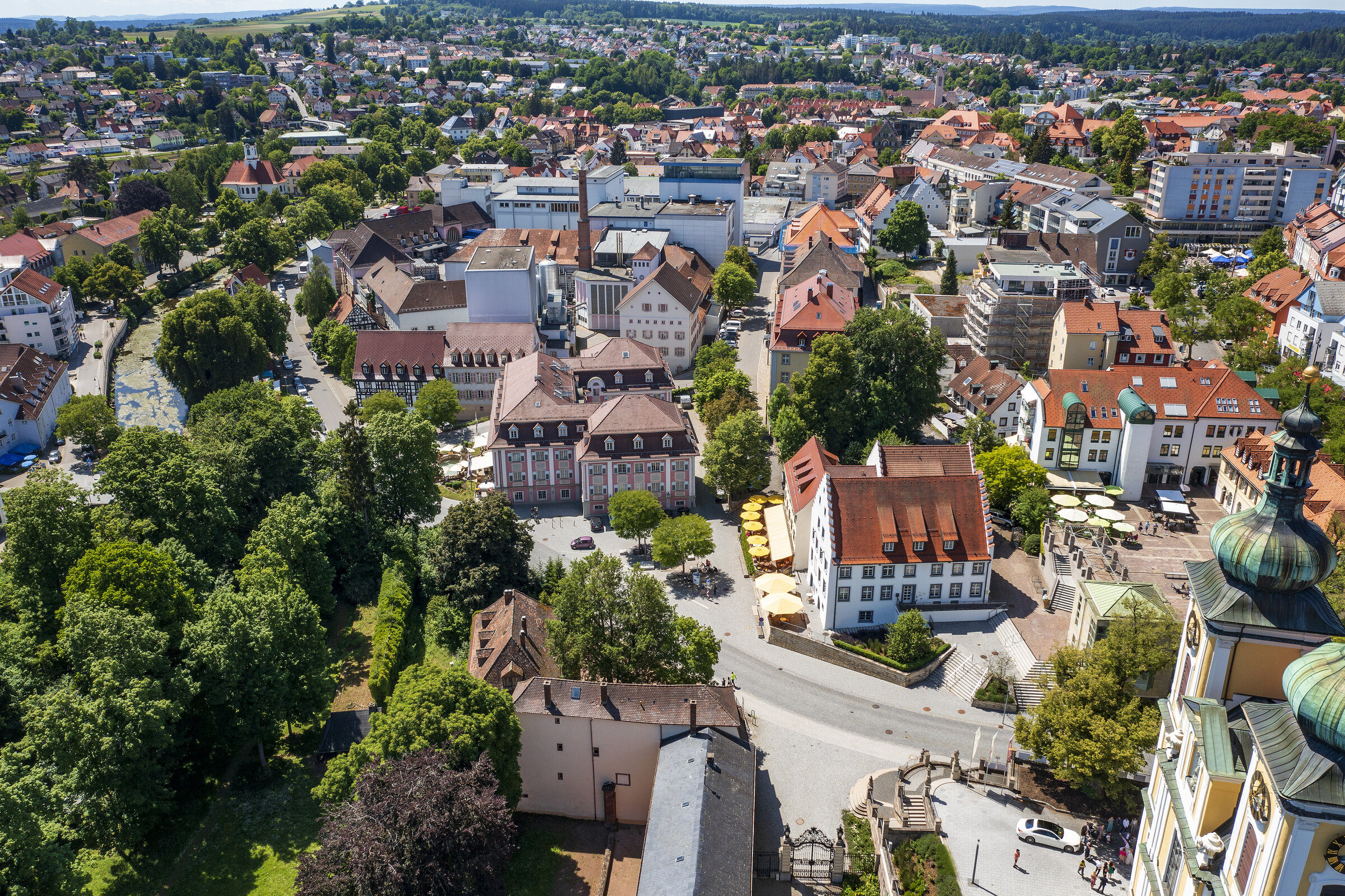 Hervorragende Anbindung an größere Städte wie Freiburg und Stuttgart